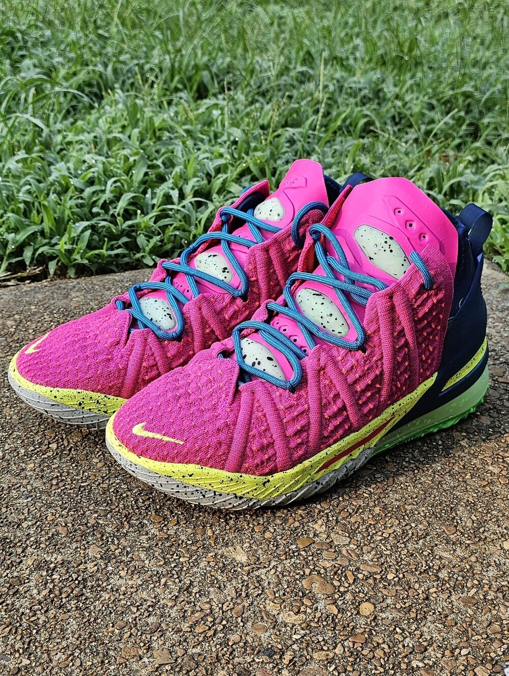 Nike Lebron XVIII Pink Prime - Picture 1 of 9